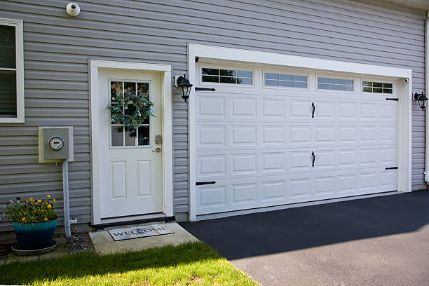 24/7 Emergency Garage Door Panel Replacement experts in Sonoma County County, CA